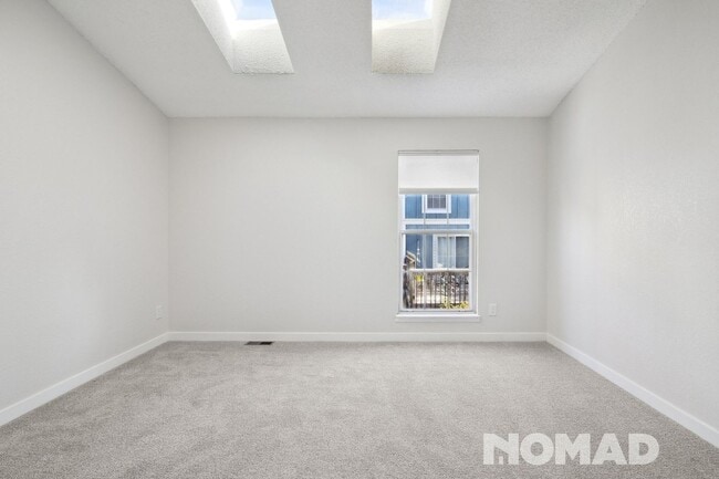 Building Photo - Charming 3BR Townhome in Centennial