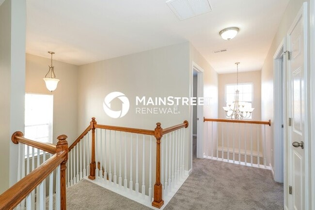 Building Photo - 5 Bedroom Pet-Friendly Home in CHARLOTTE, NC with Main Street Renewal