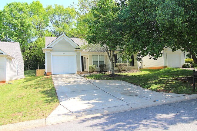 Building Photo - Updated 3-Bedroom Home in Silverstone Neighborhood – Move-In Ready!