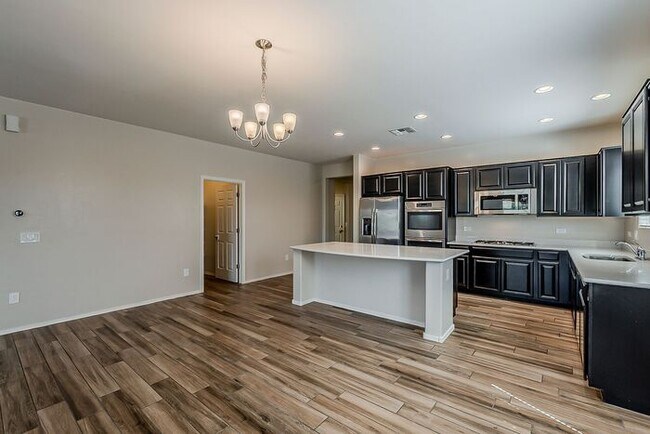 Building Photo - Modern 4 Bed Tucson Rental with Spacious K...