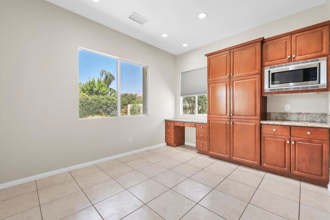Building Photo - 112 Tesori Dr