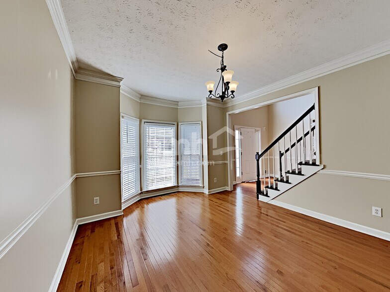 Building Photo - 303 Lismore Ter