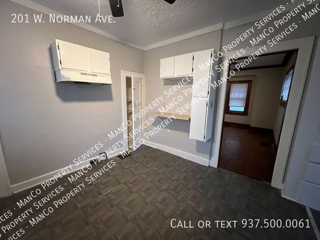 Building Photo - 201 W Norman Ave