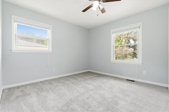 Building Photo - 2705 Lincoln Ct NW