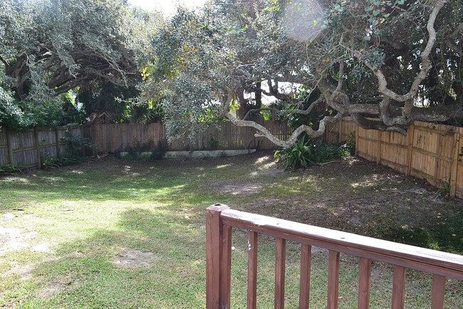 Building Photo - 436 Nautilus Ave