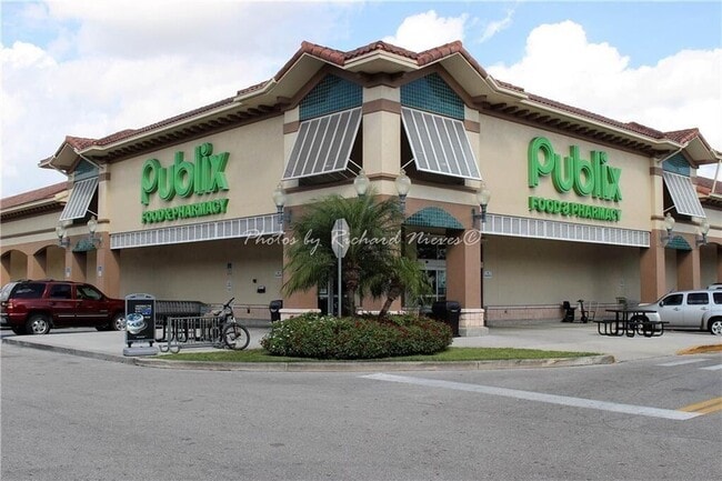 Building Photo - 4030 W Palm Aire Dr