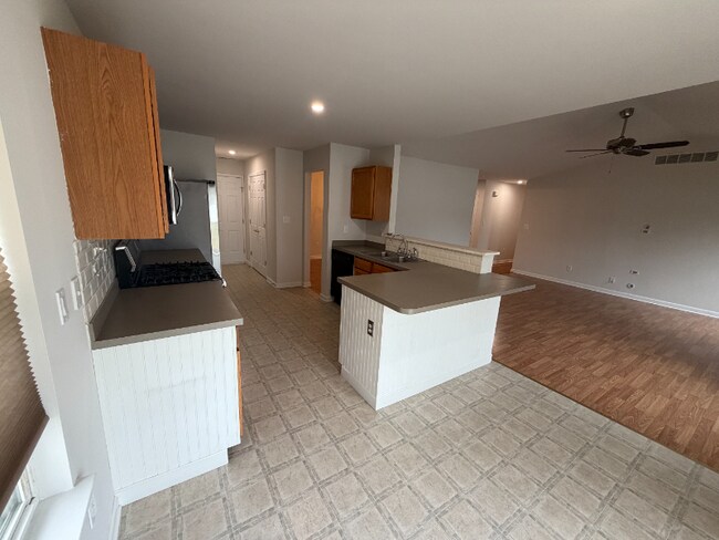 Building Photo - 45 Anchor Ln