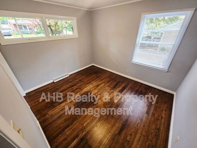 Building Photo - 502 Doggett Dr