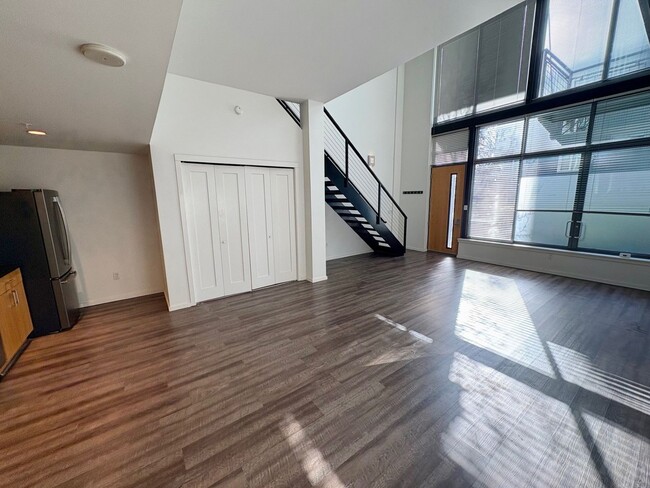 Building Photo - The Parc Condominiums ~ Belltown