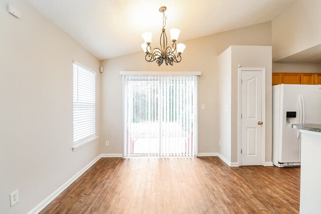 Building Photo - 15123 De Havilland Dr