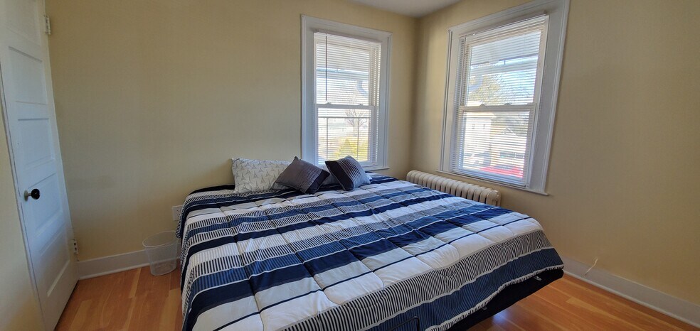 Building Photo - 92 Townsend Ave