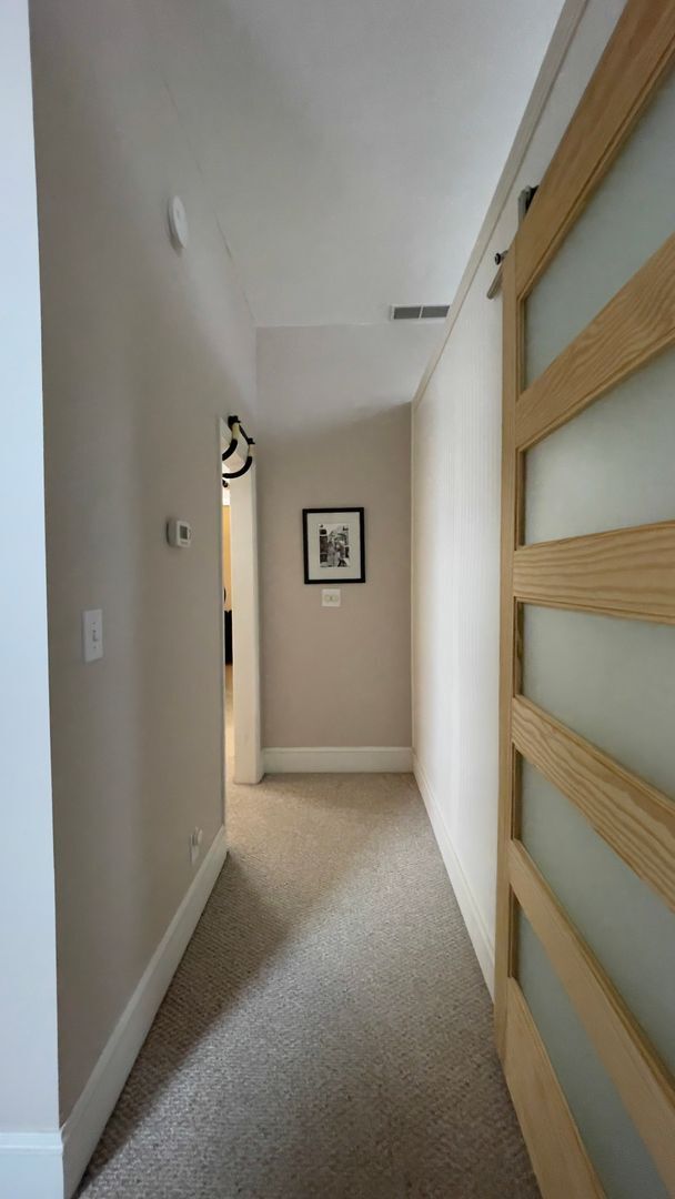 Building Photo - FURNISHED DOWNTOWN CONDO