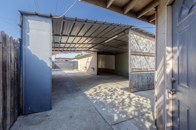 Building Photo - 13359 Filmore St