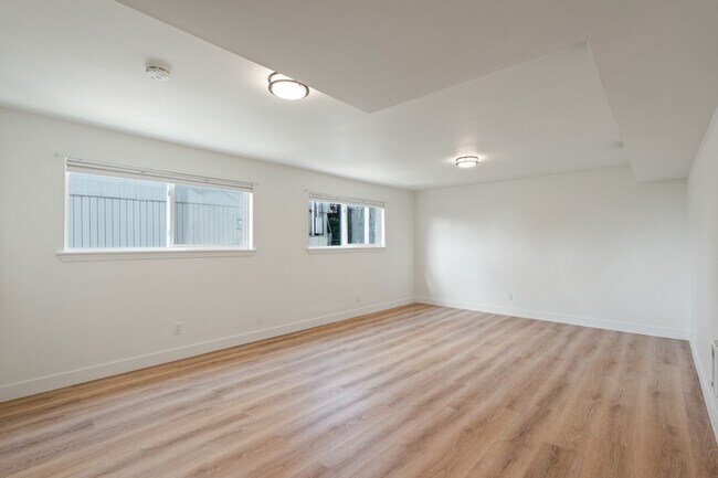 Building Photo - 2410 37th Ave SW