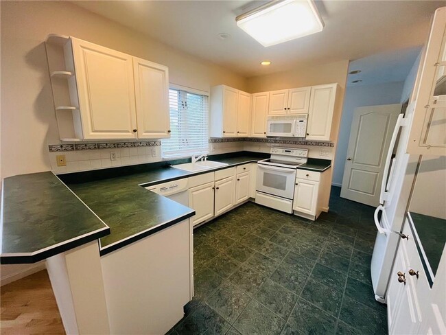 Building Photo - 108 Orchard Meadows Dr