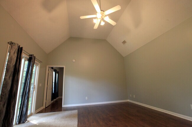 Building Photo - 2105 Academy Way