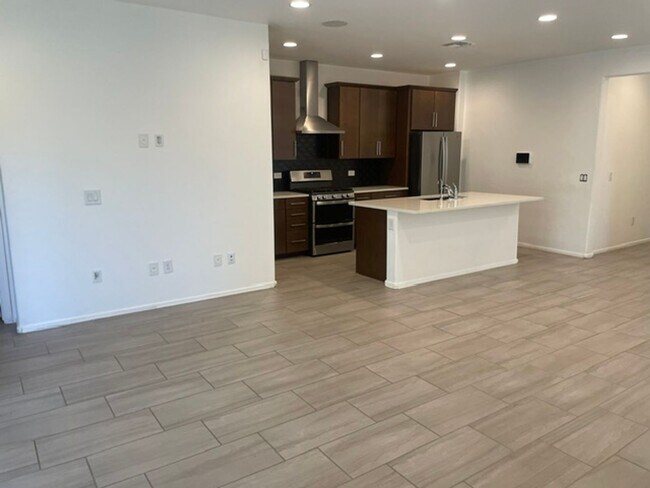 Building Photo - 7750 S Crested Spring Dr
