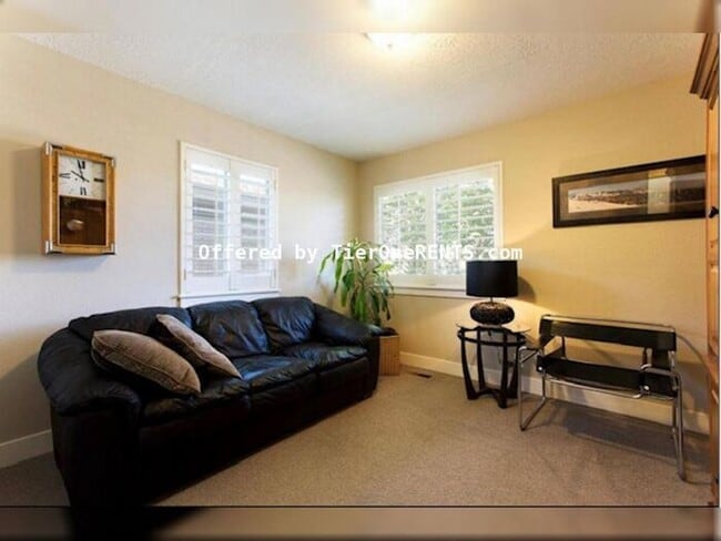 Building Photo - This property offers a NO DEPOSIT option available for qualified renters!