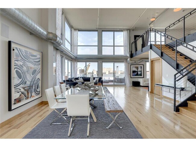 Building Photo - 521 S 7th St