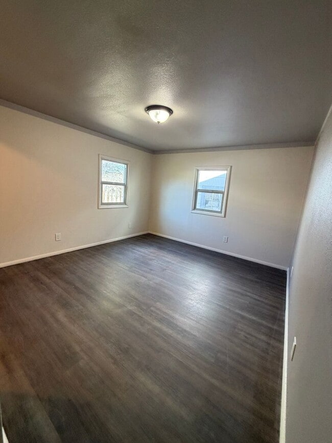 Building Photo - Newly Remodeled 3Bed/ 1Bath