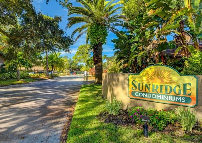 Building Photo - 955 Sunridge Dr