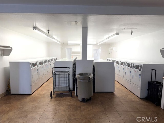 Building Photo - 7742 Redlands St