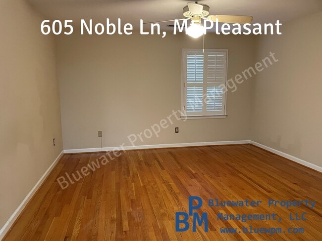 Building Photo - 605 Noble Ln