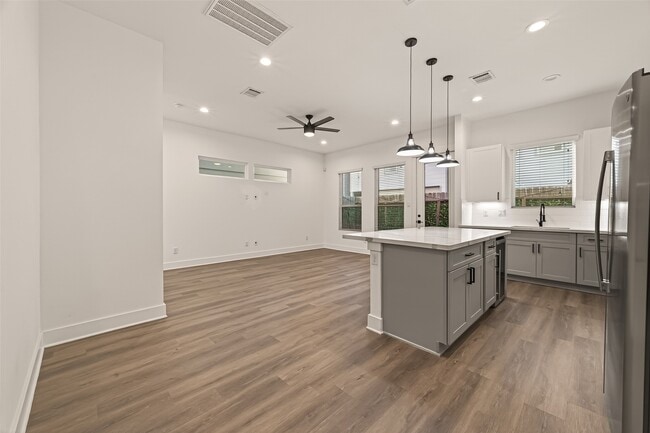 Building Photo - 7707 Johanna Pk Dr