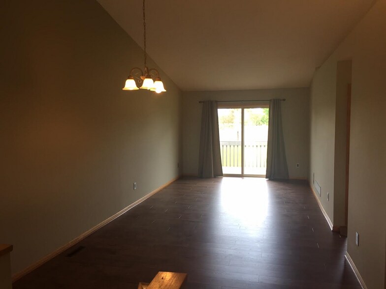 upstairs living room - 15604 84th St NE