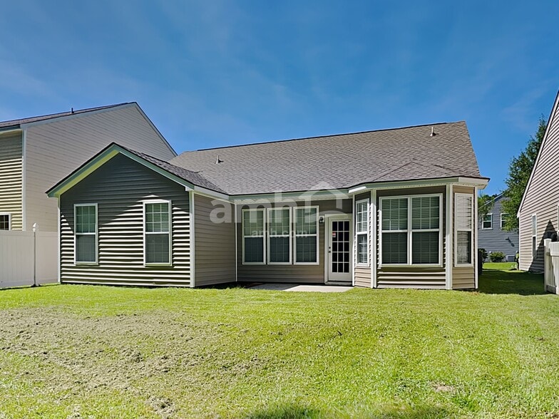 Building Photo - 8 Prominence Point