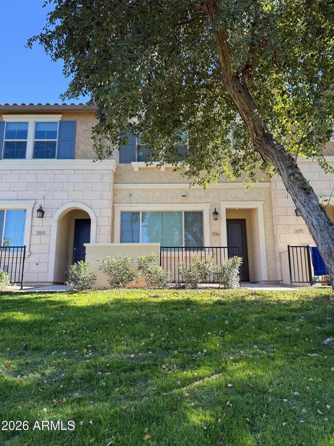 Building Photo - 2628 S Voyager Dr