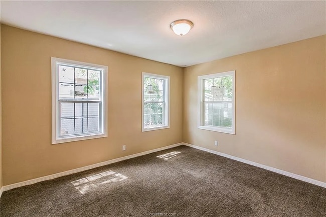 Building Photo - 905 N Banks St