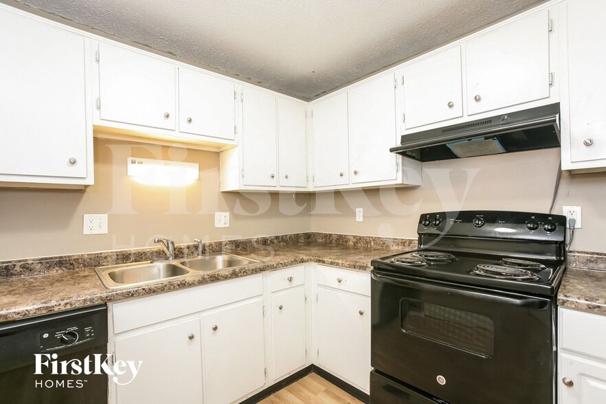 Building Photo - 3448 Alpine Pl