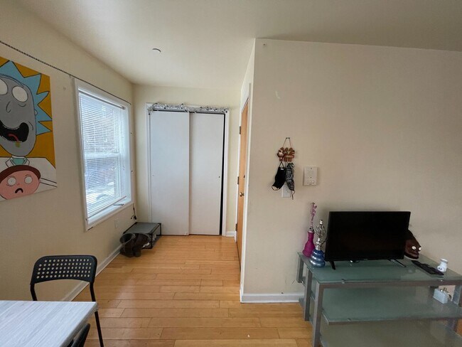 Building Photo - 1526 N 17th St