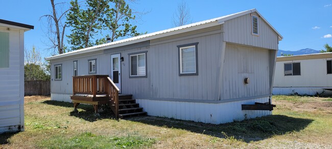Primary Photo - Quaint Trailer Near Woodside