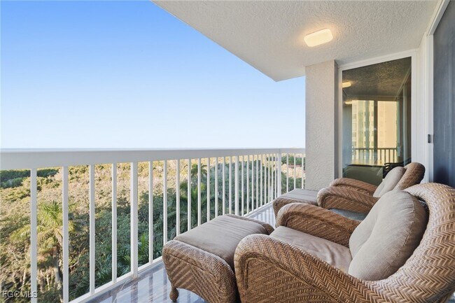 Building Photo - 6585 Nicholas Blvd