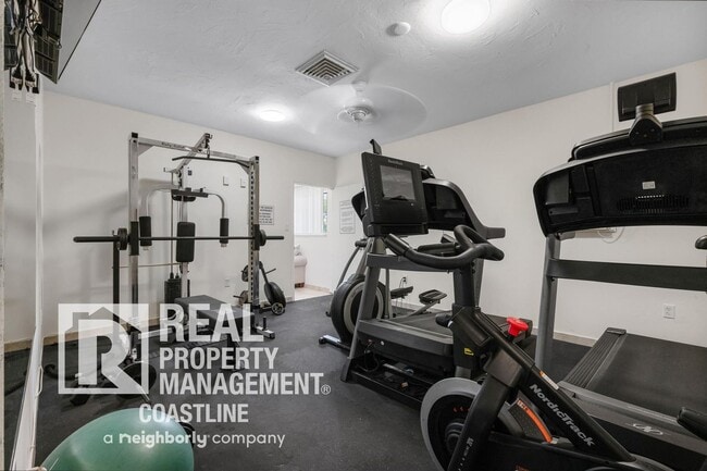 Building Photo - Luxurious Fully Renovated 2 Bed/2Bath Condo