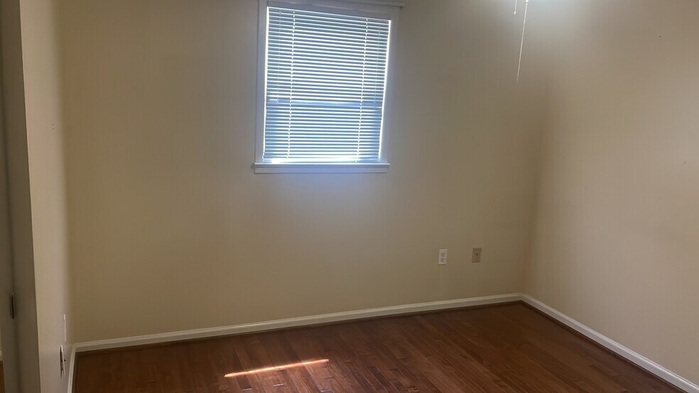Building Photo - 4311 Hendricks Dr