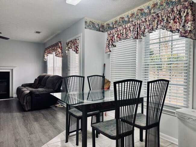 Building Photo - 3661 Forest Glen Trail