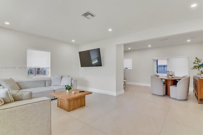 Building Photo - 241 W 48th St