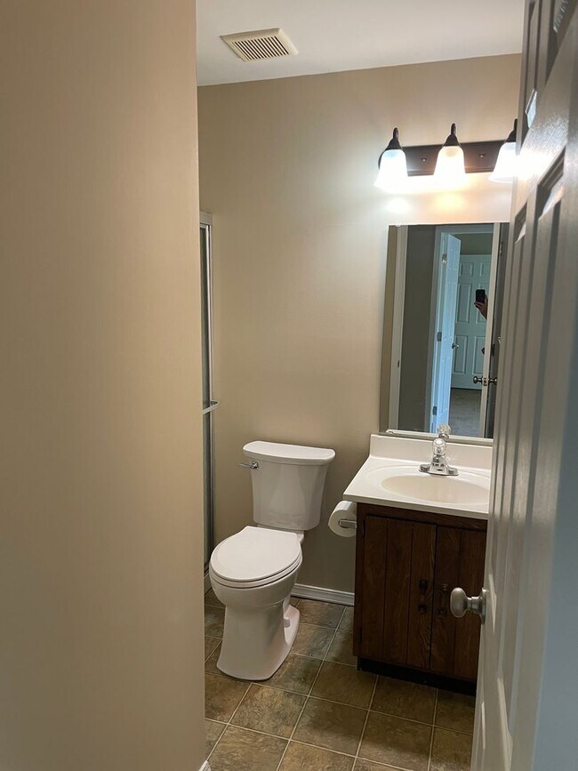 Building Photo - Available Now! 2 bedroom 2 bathroom condo in the heart of O'Fallon MO