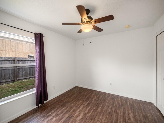 Building Photo - 949 SE Bywood Ave