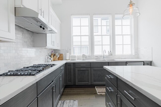 Building Photo - 10760 Craighead Dr