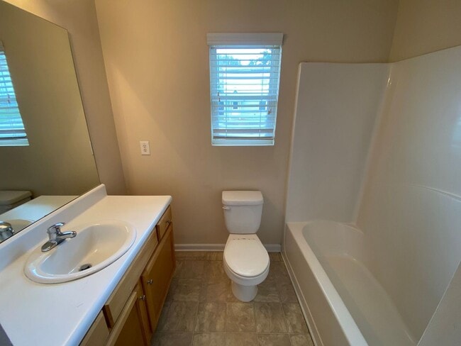 Building Photo - BRIDGEWATER HOME! PRE-LEASING FOR AUGUST 1ST, 2026!