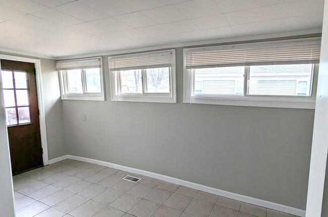 Building Photo - 1879 Fair Ave