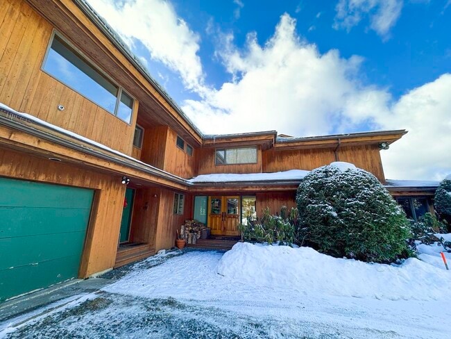 Building Photo - 458 Cider Mountain Rd