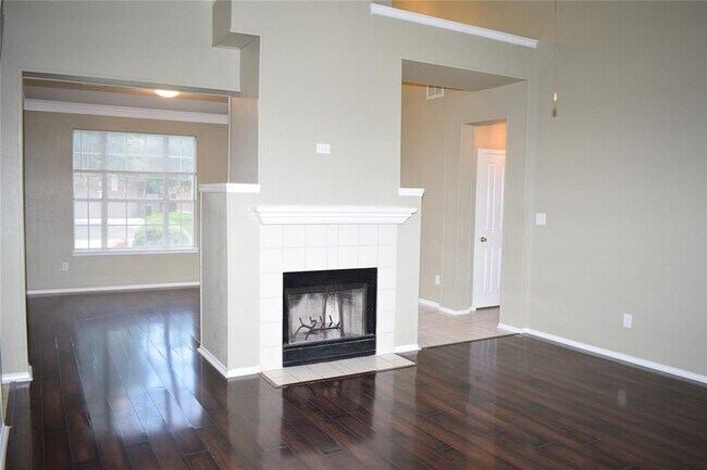 Building Photo - 30007 Oakland Hills Dr