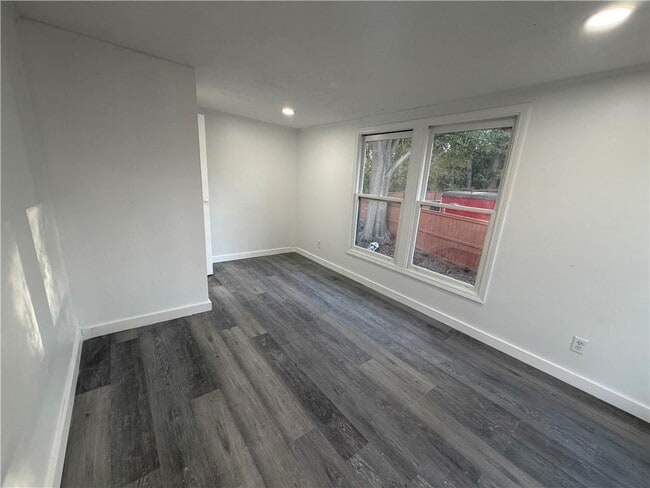 Building Photo - 1772 Martin Pl