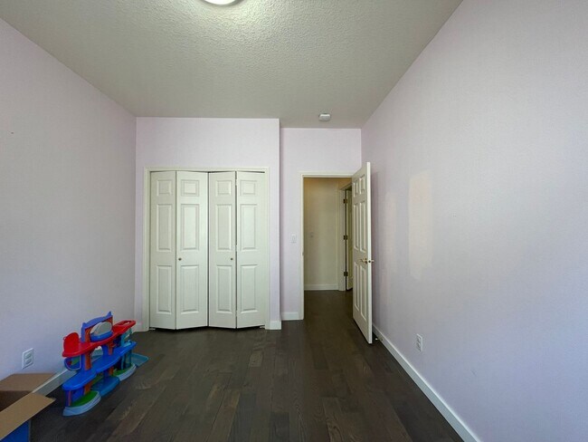 Building Photo - Custom Traditional Home in Montreux Neighborhood 3Bd/2Ba Home with 3 Car Garage!! Close to Cedar ...