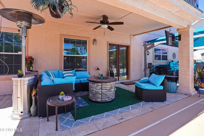 Building Photo - 1091 Los Moros Dr